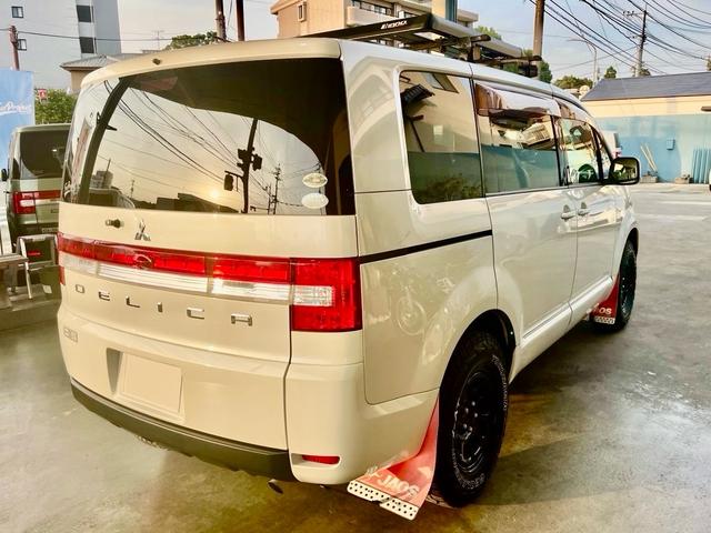 デリカD:5 G プレミアム ブルバー 純正ナビ カロッツェリア後席モニター 両側パワースライドドア スマートキー パワーバックドア 社外ホイール ATホワイトレタータイヤ 社外ルーフラック(4枚目)