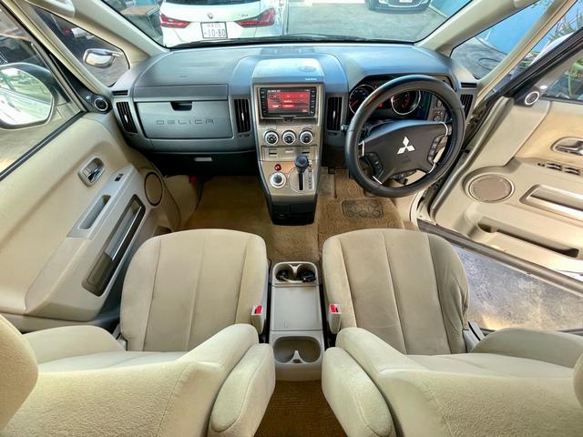 デリカD:5 G プレミアム ブルバー 純正ナビ カロッツェリア後席モニター 両側パワースライドドア スマートキー パワーバックドア 社外ホイール ATホワイトレタータイヤ 社外ルーフラック(14枚目)