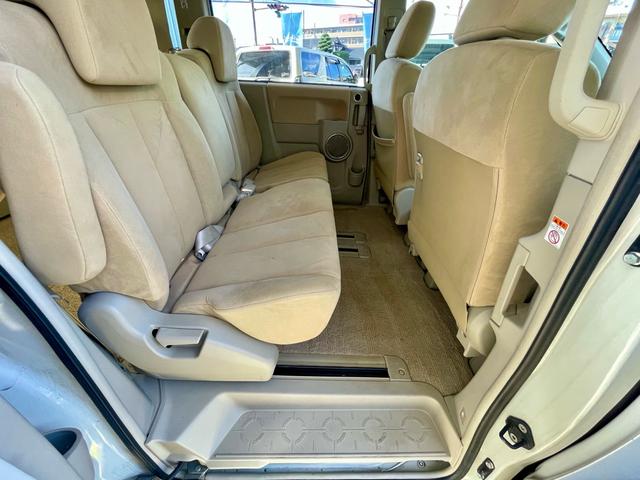 デリカD:5 G プレミアム ブルバー 純正ナビ カロッツェリア後席モニター 両側パワースライドドア スマートキー パワーバックドア 社外ホイール ATホワイトレタータイヤ 社外ルーフラック(20枚目)