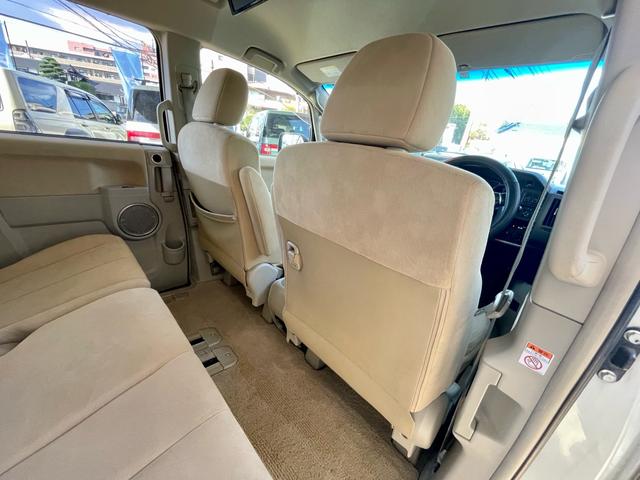 デリカD:5 G プレミアム ブルバー 純正ナビ カロッツェリア後席モニター 両側パワースライドドア スマートキー パワーバックドア 社外ホイール ATホワイトレタータイヤ 社外ルーフラック(22枚目)