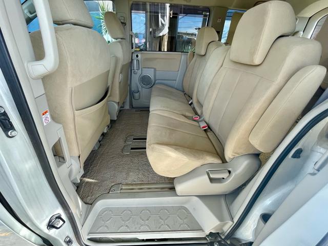 デリカD:5 G プレミアム ブルバー 純正ナビ カロッツェリア後席モニター 両側パワースライドドア スマートキー パワーバックドア 社外ホイール ATホワイトレタータイヤ 社外ルーフラック(24枚目)