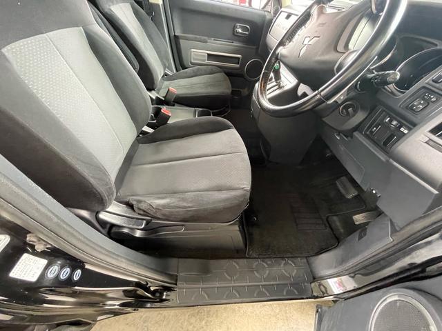 デリカD:5 G パワーパッケージ 社外ナビTV バックカメラ ETC スマートキー 両側パワースライドドア 18インチ アルミホイール 8人乗り 4WD(9枚目)