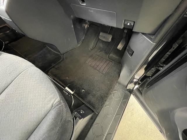 デリカD:5 G パワーパッケージ 社外ナビTV バックカメラ ETC スマートキー 両側パワースライドドア 18インチ アルミホイール 8人乗り 4WD(12枚目)