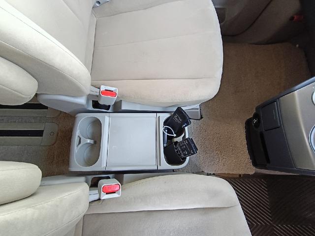 デリカＤ：５ Ｇ　プレミアム　純正ナビＴＶ　後席モニター　バックカメラ　ＥＴＣ　両側パワースライドドア　ロックフォードサウンド　４ＷＤ　左リアドア電動ステップ　パワーリアゲート　スマートキー　フォグライト　純正アルミホイール（19枚目）