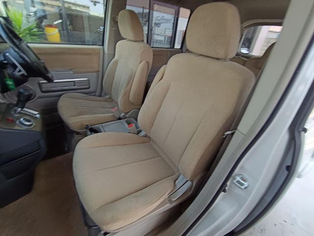 デリカＤ：５ Ｇ　プレミアム　純正ナビＴＶ　後席モニター　バックカメラ　ＥＴＣ　両側パワースライドドア　ロックフォードサウンド　４ＷＤ　左リアドア電動ステップ　パワーリアゲート　スマートキー　フォグライト　純正アルミホイール（24枚目）