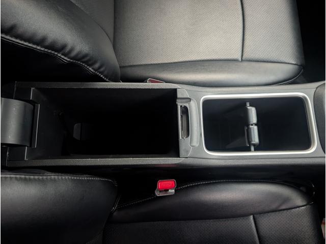 シャトル ハイブリッド　ホンダセンシング　禁煙車　フルセグナビ　ＤＶＤ再生　Ｂｌｕｅｔｏｏｔｈ　ＥＴＣ　バックカメラ　スマートキー　プッシュスタート　社外１６インチアルミ　ＨＩＤヘッドライト（5枚目）
