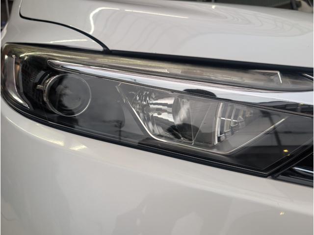 シャトル ハイブリッド　ホンダセンシング　禁煙車　フルセグナビ　ＤＶＤ再生　Ｂｌｕｅｔｏｏｔｈ　ＥＴＣ　バックカメラ　スマートキー　プッシュスタート　社外１６インチアルミ　ＨＩＤヘッドライト（9枚目）
