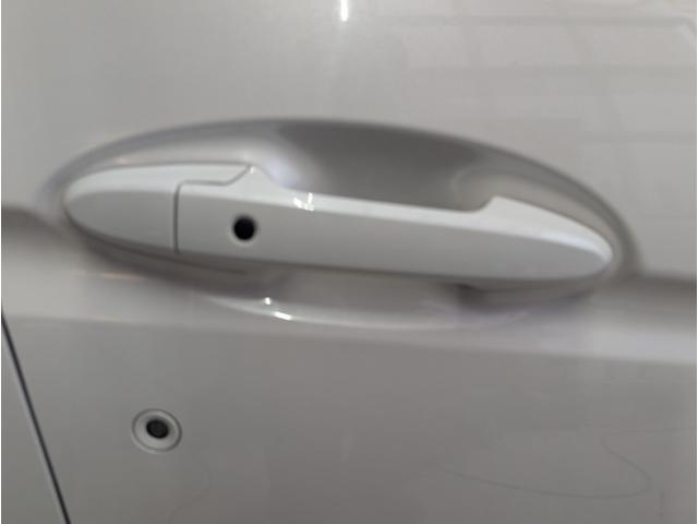 シャトル ハイブリッド　ホンダセンシング　禁煙車　フルセグナビ　ＤＶＤ再生　Ｂｌｕｅｔｏｏｔｈ　ＥＴＣ　バックカメラ　スマートキー　プッシュスタート　社外１６インチアルミ　ＨＩＤヘッドライト（24枚目）