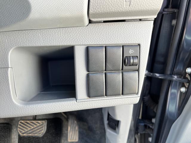 ワゴンＲ ＦＸリミテッド　自社　ローン　対応車　左右エアバック　ＡＡＣ　ＰＳ　パワーウィンドウ　運転席エアバッグ　ＡＢＳ付き　ＥＳＣ　助手席エアバック　禁煙車（27枚目）