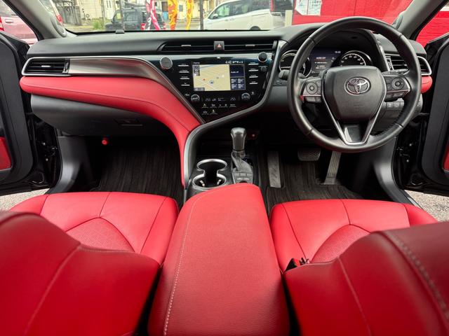 カムリ WSブラックエディション JBLサウンド 前席パワーシート 赤本革シート CarPlay Bluetooth クリアランスソナー LEDライト シートヒーター スマートキー キーレス クルコン 特別仕様車 禁煙車(24枚目)