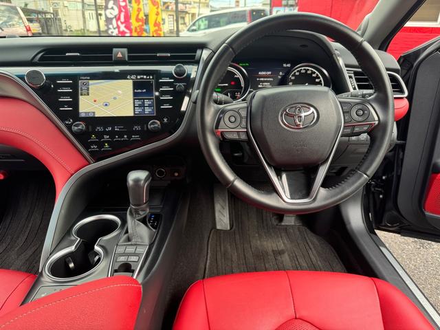 カムリ WSブラックエディション JBLサウンド 前席パワーシート 赤本革シート CarPlay Bluetooth クリアランスソナー LEDライト シートヒーター スマートキー キーレス クルコン 特別仕様車 禁煙車(25枚目)