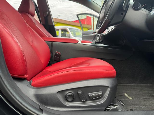 カムリ WSブラックエディション JBLサウンド 前席パワーシート 赤本革シート CarPlay Bluetooth クリアランスソナー LEDライト シートヒーター スマートキー キーレス クルコン 特別仕様車 禁煙車(43枚目)