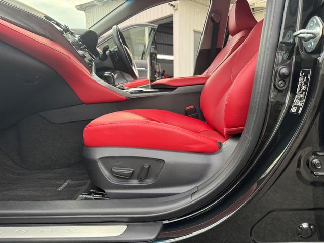 カムリ WSブラックエディション JBLサウンド 前席パワーシート 赤本革シート CarPlay Bluetooth クリアランスソナー LEDライト シートヒーター スマートキー キーレス クルコン 特別仕様車 禁煙車(44枚目)