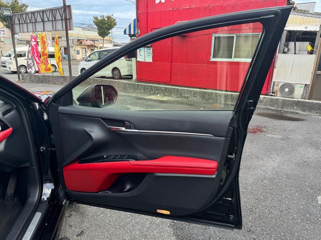 カムリ WSブラックエディション JBLサウンド 前席パワーシート 赤本革シート CarPlay Bluetooth クリアランスソナー LEDライト シートヒーター スマートキー キーレス クルコン 特別仕様車 禁煙車(47枚目)