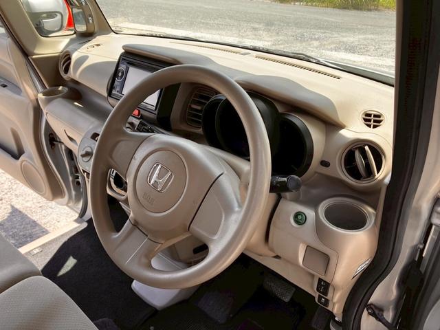 Ｎ－ＢＯＸ Ｇ　運転席助手席エアバック　ナビ付　ＵＳＢポート　インテリジェントキー　ＡＢＳ付き　電動格納式ミラー　ＤＶＤ再生可能　パワーウインドー　運転席エアバック　ＰＳ　エアコン　横スベリ防止　ＡＵＸ　キーレスＥ（15枚目）