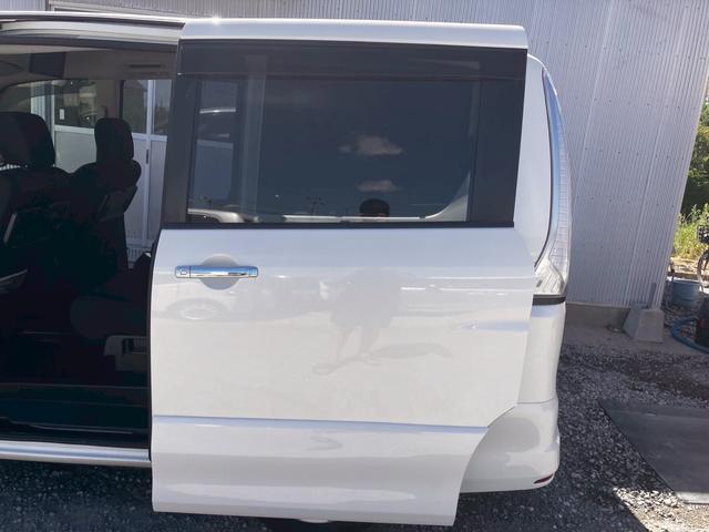 セレナ ハイウェイスター　Ｓ－ハイブリッド　スマートエントリー　地デジテレビ　電格ミラー　禁煙車両　ＳＤ　Ｂカメラ　ＡＢＳ　ナビＴＶ　キーレス　パワーウィンドウ　助手席エアバック　パワーステアリング　運転席エアバック　ＡＵＴＯエアコン　ＶＳＡ（46枚目）