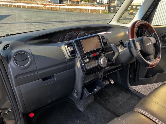 タント カスタムＲＳ　横滑り防止　運転席助手席エアバッグ　ＴＶナビ　インテリジェントキー　ＡＵＴＯエアコン　リモコンキー　ＨＤＤナビ　ＰＳ　パワーウインド　運転席エアバック　ＡＢＳ　電動格納式ミラー　１セグＴＶ（16枚目）