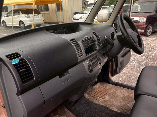 タント カスタムＶＳ　フルフラット　電格ミラー　キーフリーシステム　パワーウインドウ　パワーステアリング　スマートキー　助手席エアバック　エアバッグ　横滑防止装置　エアコン　ＡＢＳ（17枚目）