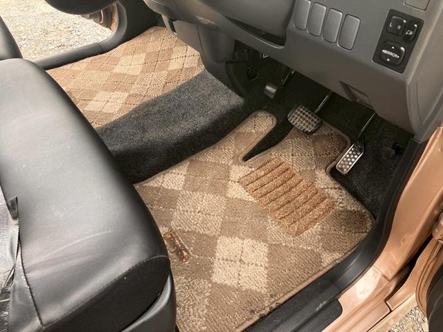 タント カスタムＶＳ　フルフラット　電格ミラー　キーフリーシステム　パワーウインドウ　パワーステアリング　スマートキー　助手席エアバック　エアバッグ　横滑防止装置　エアコン　ＡＢＳ（19枚目）