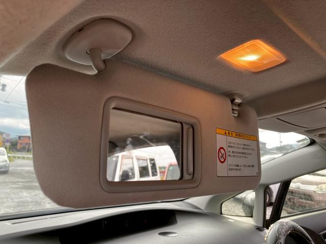 プリウス Ｓ　ＢＬＵＥＴＯＯＴＨ　格納ミラー　フルセグ地デジ　ＡＵＴＯライト　インテリキー　デュアルエアバック　エアＢ　ＳＤナビゲーション　ＤＶＤ再生可能　ナビＴＶ　ＡＵＴＯエアコン　横スベリ防止　ＡＢＳ（36枚目）