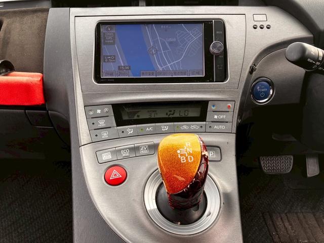 プリウス Ｓ　ＢＬＵＥＴＯＯＴＨ　格納ミラー　フルセグ地デジ　ＡＵＴＯライト　インテリキー　デュアルエアバック　エアＢ　ＳＤナビゲーション　ＤＶＤ再生可能　ナビＴＶ　ＡＵＴＯエアコン　横スベリ防止　ＡＢＳ（37枚目）