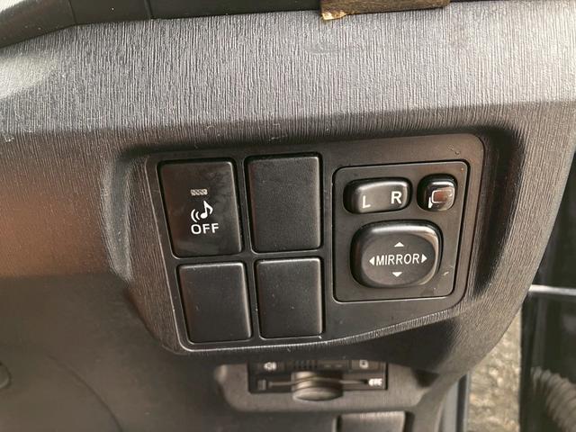 プリウス Ｓ　ＢＬＵＥＴＯＯＴＨ　格納ミラー　フルセグ地デジ　ＡＵＴＯライト　インテリキー　デュアルエアバック　エアＢ　ＳＤナビゲーション　ＤＶＤ再生可能　ナビＴＶ　ＡＵＴＯエアコン　横スベリ防止　ＡＢＳ（46枚目）