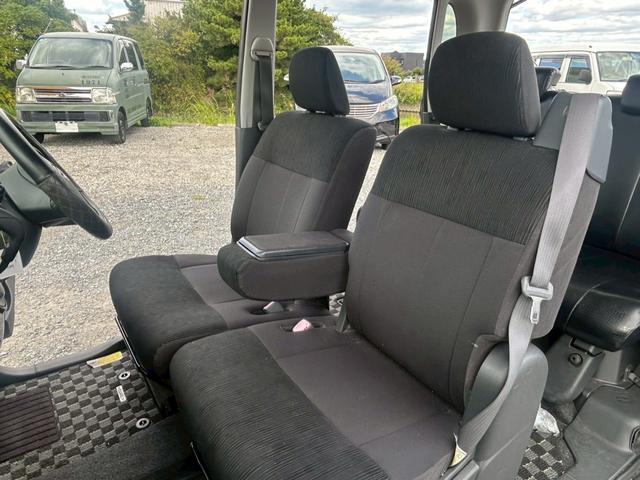 タント カスタムＸ　スマートキー付き　左スライドドア　ＰＷ　Ｗエアバッグ　ＳＲＳ　キーフリーキー　ＳＤナビゲーション　ＥＴＣ車載器　フルオートエアコン　ＰＳ　ＤＶＤ再生可能　ナビＴＶ　電格ミラー　フルセグテレビ　ＡＢＳ（20枚目）