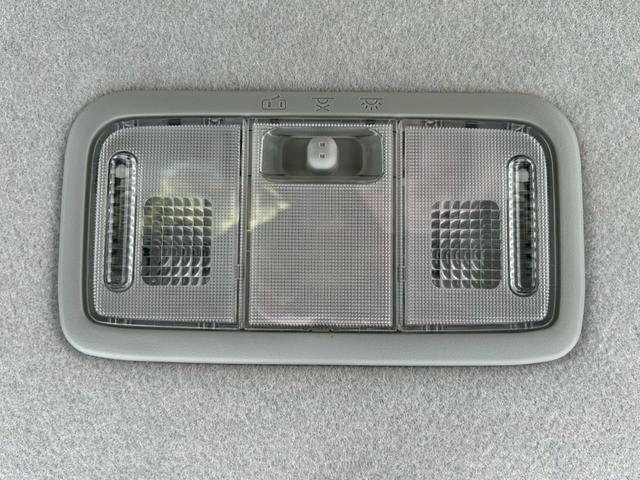 タント カスタムＸ　スマートキー付き　左スライドドア　ＰＷ　Ｗエアバッグ　ＳＲＳ　キーフリーキー　ＳＤナビゲーション　ＥＴＣ車載器　フルオートエアコン　ＰＳ　ＤＶＤ再生可能　ナビＴＶ　電格ミラー　フルセグテレビ　ＡＢＳ（51枚目）