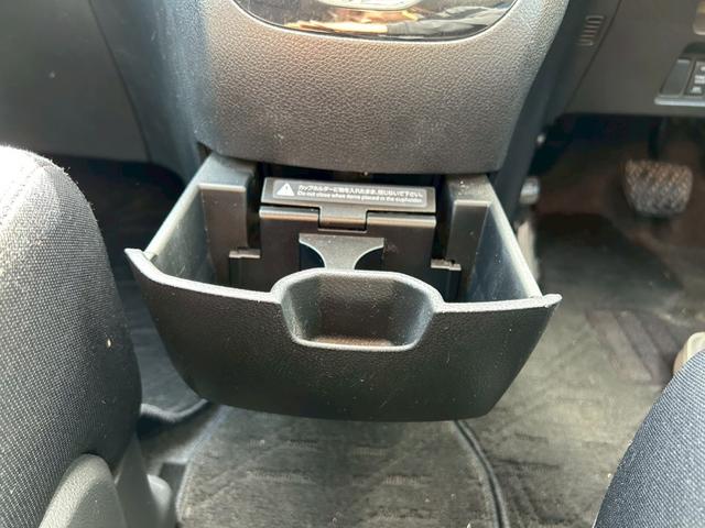 セレナ ハイウェイスターG S-ハイブリッド インテリジェントキー 地デジ オートエアコン SD ETC 横滑り防止機能 パワーステアリング エアバッグ ABS キーレス パワーウインドウ リヤカメラ 両側自動スライドドア 助手席エアバッグ(47枚目)