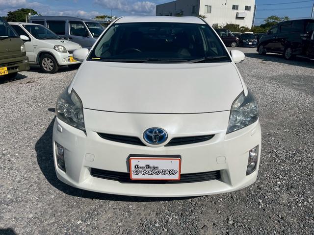 プリウス Ｇ　ＬＥＤエディション　Ｗエアバック　地デジＴＶ　黒革シート　ＬＥＤヘッドライト　スマートキー　エアバッグ　横滑り防止装置　ＡＢＳ　ＥＴＣ　オートエアコン　ナビＴＶ　キーレス　電動格納ミラー　パワステ　パワーウインドウ（9枚目）