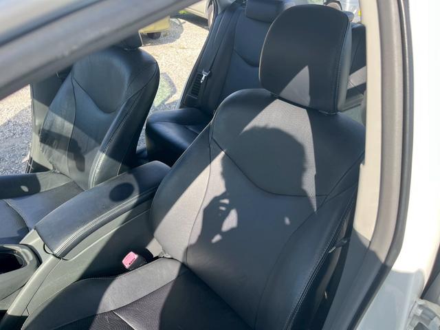 プリウス Ｇ　ＬＥＤエディション　Ｗエアバック　地デジＴＶ　黒革シート　ＬＥＤヘッドライト　スマートキー　エアバッグ　横滑り防止装置　ＡＢＳ　ＥＴＣ　オートエアコン　ナビＴＶ　キーレス　電動格納ミラー　パワステ　パワーウインドウ（20枚目）