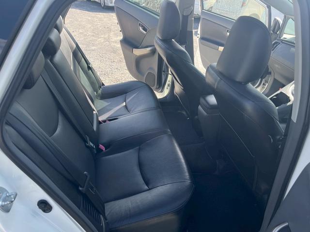 プリウス Ｇ　ＬＥＤエディション　Ｗエアバック　地デジＴＶ　黒革シート　ＬＥＤヘッドライト　スマートキー　エアバッグ　横滑り防止装置　ＡＢＳ　ＥＴＣ　オートエアコン　ナビＴＶ　キーレス　電動格納ミラー　パワステ　パワーウインドウ（22枚目）