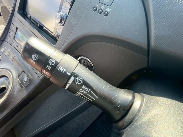 プリウス Ｇ　ＬＥＤエディション　Ｗエアバック　地デジＴＶ　黒革シート　ＬＥＤヘッドライト　スマートキー　エアバッグ　横滑り防止装置　ＡＢＳ　ＥＴＣ　オートエアコン　ナビＴＶ　キーレス　電動格納ミラー　パワステ　パワーウインドウ（31枚目）