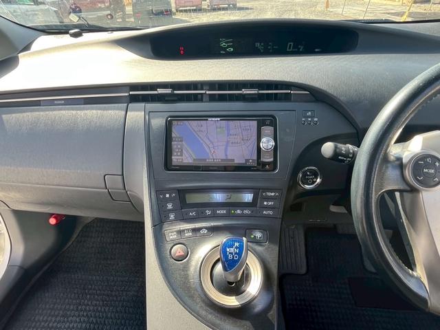 プリウス Ｇ　ＬＥＤエディション　Ｗエアバック　地デジＴＶ　黒革シート　ＬＥＤヘッドライト　スマートキー　エアバッグ　横滑り防止装置　ＡＢＳ　ＥＴＣ　オートエアコン　ナビＴＶ　キーレス　電動格納ミラー　パワステ　パワーウインドウ（33枚目）