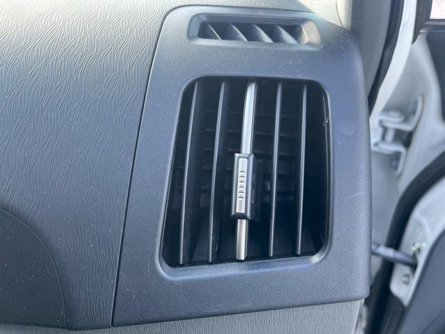 プリウス Ｇ　ＬＥＤエディション　Ｗエアバック　地デジＴＶ　黒革シート　ＬＥＤヘッドライト　スマートキー　エアバッグ　横滑り防止装置　ＡＢＳ　ＥＴＣ　オートエアコン　ナビＴＶ　キーレス　電動格納ミラー　パワステ　パワーウインドウ（43枚目）