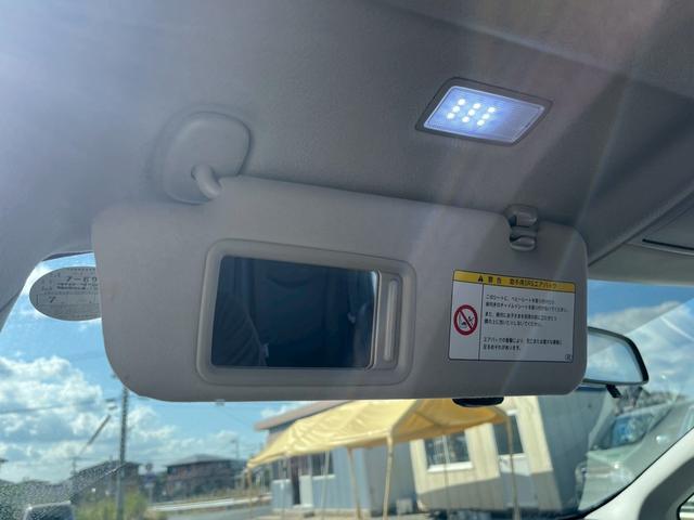 プリウス Ｇ　ＬＥＤエディション　Ｗエアバック　地デジＴＶ　黒革シート　ＬＥＤヘッドライト　スマートキー　エアバッグ　横滑り防止装置　ＡＢＳ　ＥＴＣ　オートエアコン　ナビＴＶ　キーレス　電動格納ミラー　パワステ　パワーウインドウ（44枚目）