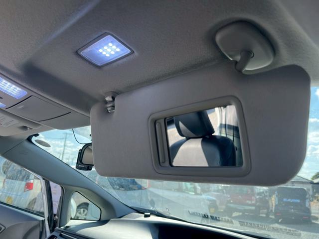 プリウス Ｇ　ＬＥＤエディション　Ｗエアバック　地デジＴＶ　黒革シート　ＬＥＤヘッドライト　スマートキー　エアバッグ　横滑り防止装置　ＡＢＳ　ＥＴＣ　オートエアコン　ナビＴＶ　キーレス　電動格納ミラー　パワステ　パワーウインドウ（47枚目）