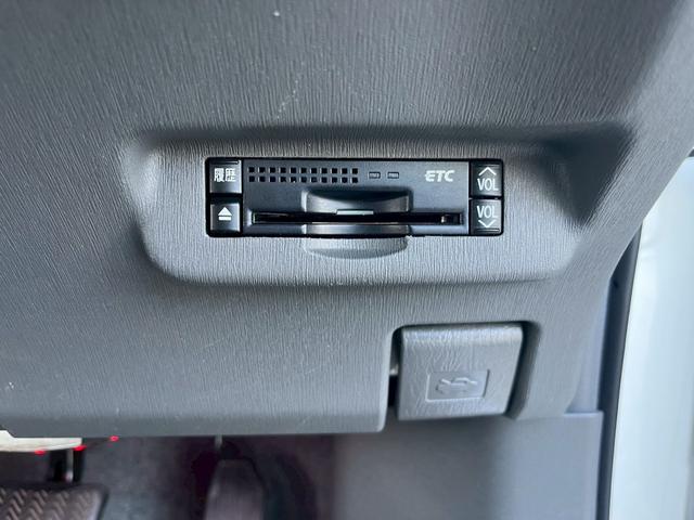 プリウス Ｇ　ＬＥＤエディション　Ｗエアバック　地デジＴＶ　黒革シート　ＬＥＤヘッドライト　スマートキー　エアバッグ　横滑り防止装置　ＡＢＳ　ＥＴＣ　オートエアコン　ナビＴＶ　キーレス　電動格納ミラー　パワステ　パワーウインドウ（49枚目）