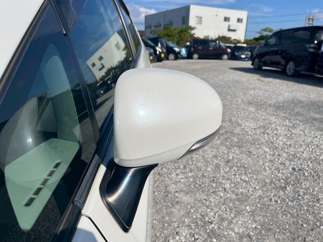 プリウス Ｇ　ＬＥＤエディション　Ｗエアバック　地デジＴＶ　黒革シート　ＬＥＤヘッドライト　スマートキー　エアバッグ　横滑り防止装置　ＡＢＳ　ＥＴＣ　オートエアコン　ナビＴＶ　キーレス　電動格納ミラー　パワステ　パワーウインドウ（61枚目）