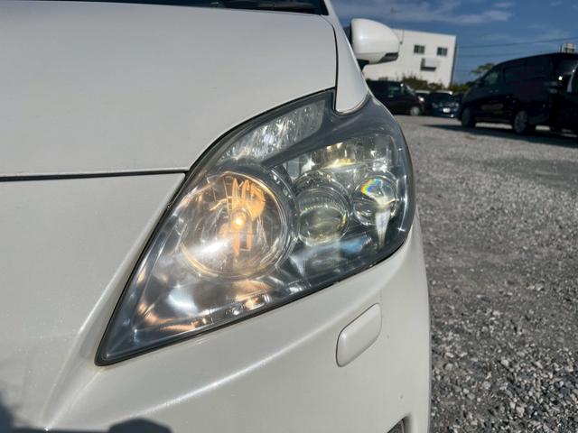 プリウス Ｇ　ＬＥＤエディション　Ｗエアバック　地デジＴＶ　黒革シート　ＬＥＤヘッドライト　スマートキー　エアバッグ　横滑り防止装置　ＡＢＳ　ＥＴＣ　オートエアコン　ナビＴＶ　キーレス　電動格納ミラー　パワステ　パワーウインドウ（65枚目）