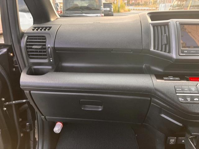 ステップワゴンスパーダ Z 横滑防止 スマキー 地デジTV キーフリー パワーウィンド HDDナビエディション ETC付 ナビ・TV エアコン DVD再生 運転席助手席エアバック エアバック ABS PS アラウンドビューカメラ(37枚目)