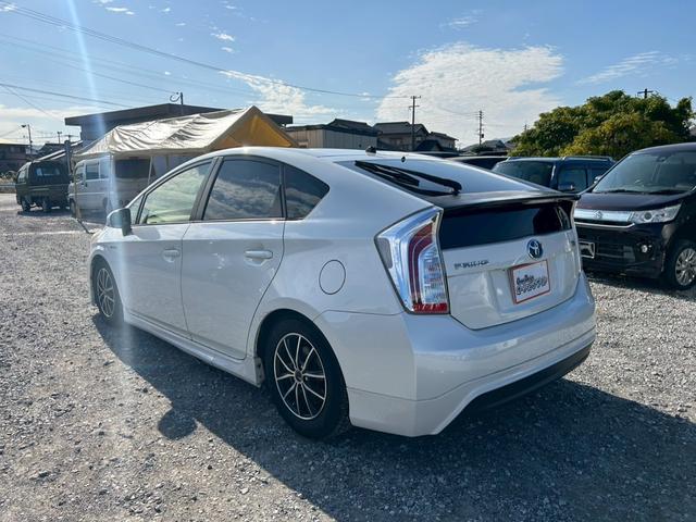 プリウス Ｇ　格納ミラー　Ｂｌｕｅｔｏｏｔｈ音楽　スマ－トキ－　パワーステアリング　エアバック　ナビ＆ＴＶ　サイドエアバック　ＡＡＣ　ＳＤナビゲーション　クルコン　ＥＳＣ　キーフリーシステム　パワーウィンドウ（13枚目）