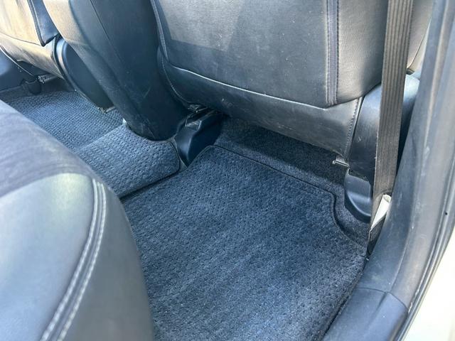 プリウス Ｇ　格納ミラー　Ｂｌｕｅｔｏｏｔｈ音楽　スマ－トキ－　パワーステアリング　エアバック　ナビ＆ＴＶ　サイドエアバック　ＡＡＣ　ＳＤナビゲーション　クルコン　ＥＳＣ　キーフリーシステム　パワーウィンドウ（25枚目）