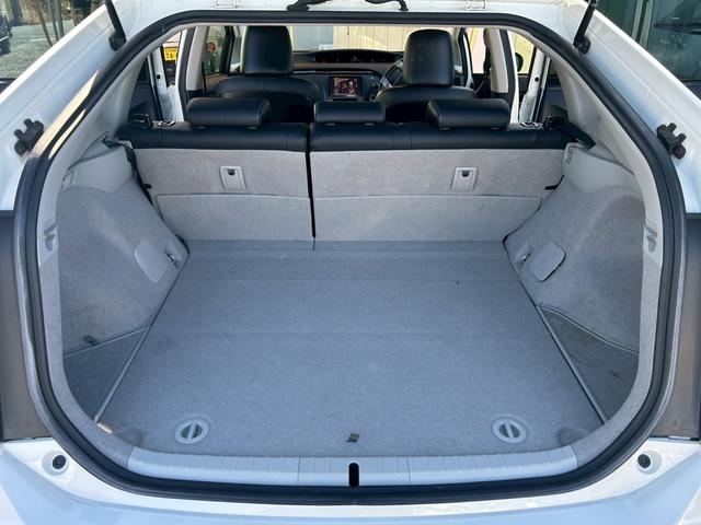 プリウス Ｇ　格納ミラー　Ｂｌｕｅｔｏｏｔｈ音楽　スマ－トキ－　パワーステアリング　エアバック　ナビ＆ＴＶ　サイドエアバック　ＡＡＣ　ＳＤナビゲーション　クルコン　ＥＳＣ　キーフリーシステム　パワーウィンドウ（26枚目）