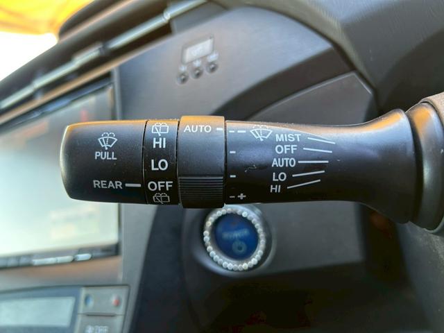 プリウス Ｇ　格納ミラー　Ｂｌｕｅｔｏｏｔｈ音楽　スマ－トキ－　パワーステアリング　エアバック　ナビ＆ＴＶ　サイドエアバック　ＡＡＣ　ＳＤナビゲーション　クルコン　ＥＳＣ　キーフリーシステム　パワーウィンドウ（29枚目）