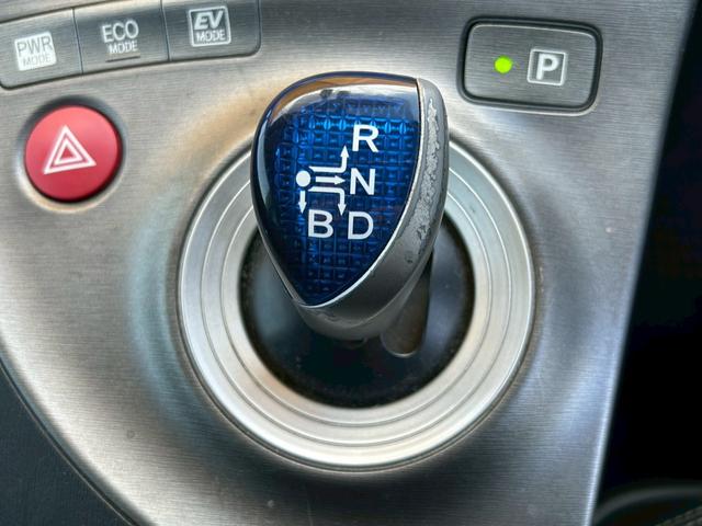 プリウス Ｇ　格納ミラー　Ｂｌｕｅｔｏｏｔｈ音楽　スマ－トキ－　パワーステアリング　エアバック　ナビ＆ＴＶ　サイドエアバック　ＡＡＣ　ＳＤナビゲーション　クルコン　ＥＳＣ　キーフリーシステム　パワーウィンドウ（44枚目）