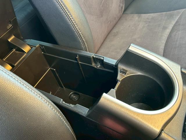 プリウス Ｇ　格納ミラー　Ｂｌｕｅｔｏｏｔｈ音楽　スマ－トキ－　パワーステアリング　エアバック　ナビ＆ＴＶ　サイドエアバック　ＡＡＣ　ＳＤナビゲーション　クルコン　ＥＳＣ　キーフリーシステム　パワーウィンドウ（48枚目）