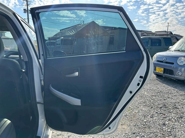 プリウス Ｇ　格納ミラー　Ｂｌｕｅｔｏｏｔｈ音楽　スマ－トキ－　パワーステアリング　エアバック　ナビ＆ＴＶ　サイドエアバック　ＡＡＣ　ＳＤナビゲーション　クルコン　ＥＳＣ　キーフリーシステム　パワーウィンドウ（69枚目）