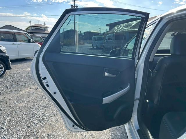 プリウス Ｇ　格納ミラー　Ｂｌｕｅｔｏｏｔｈ音楽　スマ－トキ－　パワーステアリング　エアバック　ナビ＆ＴＶ　サイドエアバック　ＡＡＣ　ＳＤナビゲーション　クルコン　ＥＳＣ　キーフリーシステム　パワーウィンドウ（70枚目）