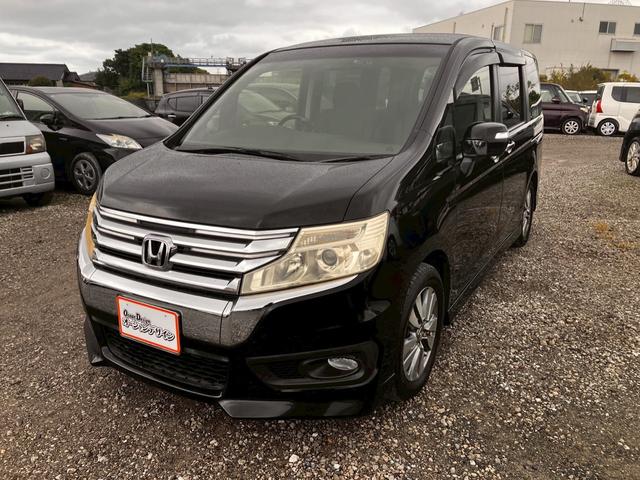 ステップワゴンスパーダ Ｚ　インターナビセレクション　両側自動スライドドア　横滑り防止機能　パワステ　フルセグ　スマ－トキ－　ＡＢＳ　パワーウィンドウ　エアバッグ　ＳＤナビ　キーレスエントリーキー　ナビ・ＴＶ　フルオートエアコン　電動格納ドアミラー（8枚目）